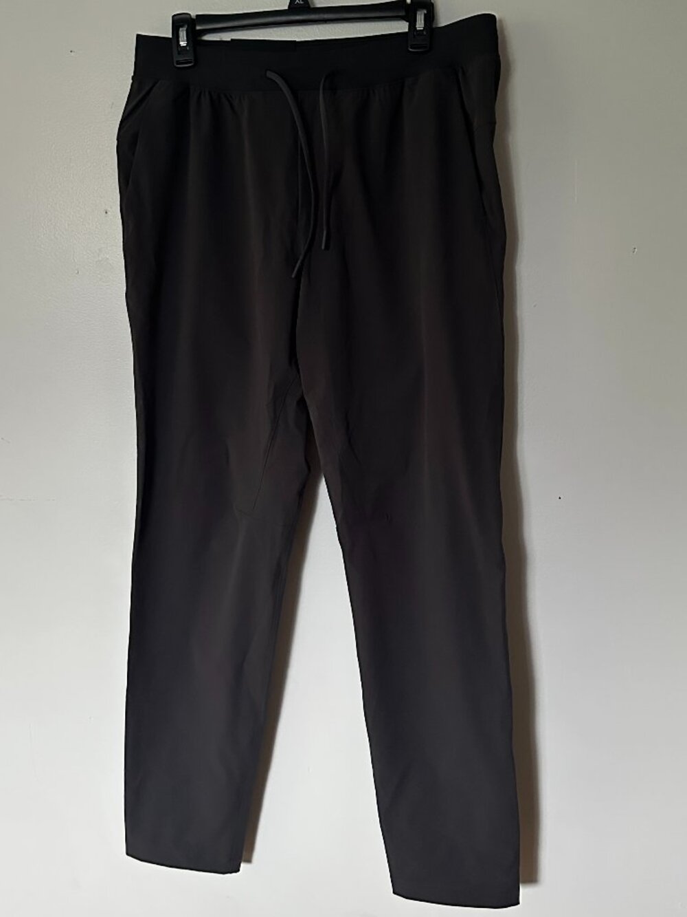 NWT lululemon Zeroed in Pant